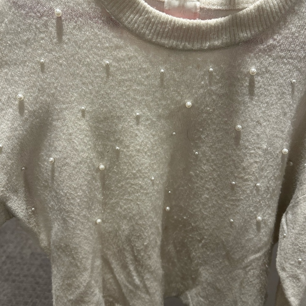 H&M Cream Crew Neck Sweater with Elegant Pearl Detailing